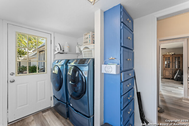 Image 31 of 39 For 1843 Rhinestone