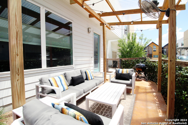 Image 4 of 27 For 236 Cevallos E Unit 101