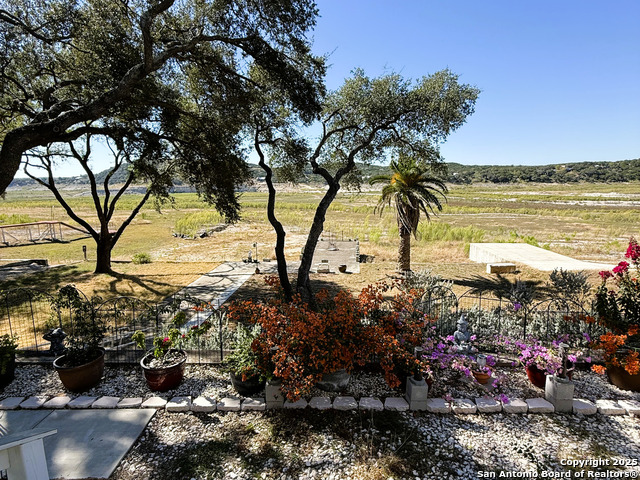 Image 6 of 30 For 972 Pebble Beach