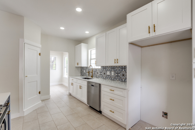 Image 10 of 24 For 2007 Mistletoe