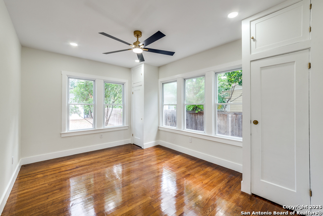 Image 14 of 24 For 2007 Mistletoe