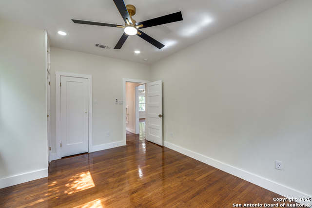 Image 16 of 24 For 2007 Mistletoe