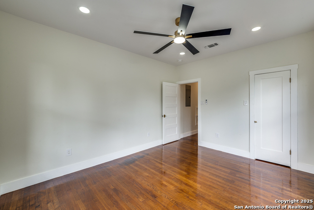 Image 18 of 24 For 2007 Mistletoe