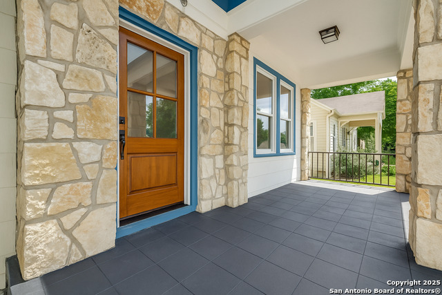 Image 2 of 24 For 2007 Mistletoe