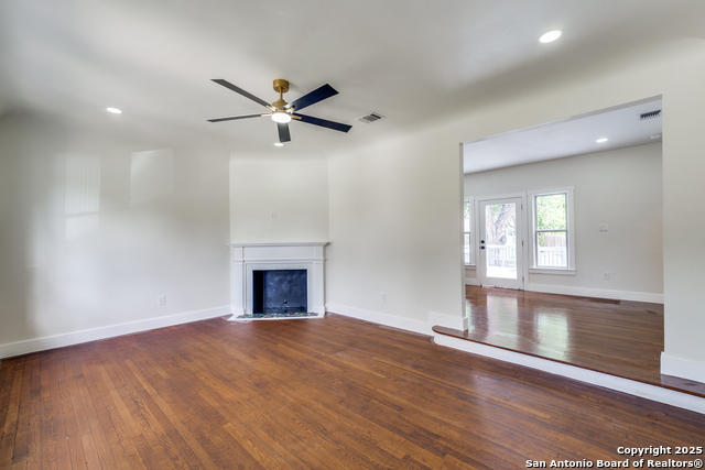 Image 3 of 24 For 2007 Mistletoe