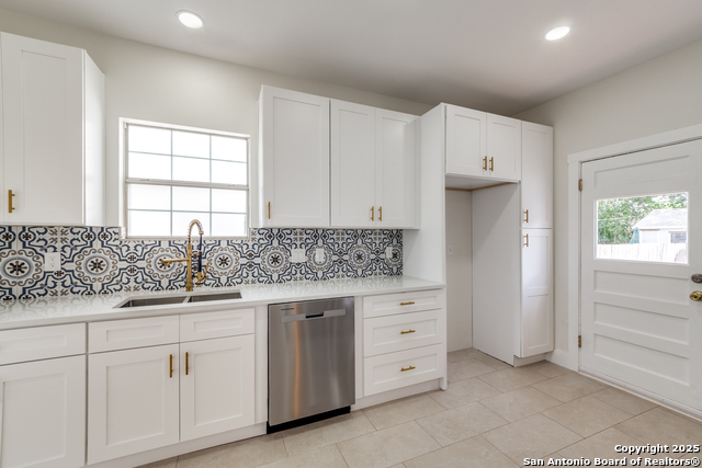 Image 8 of 24 For 2007 Mistletoe