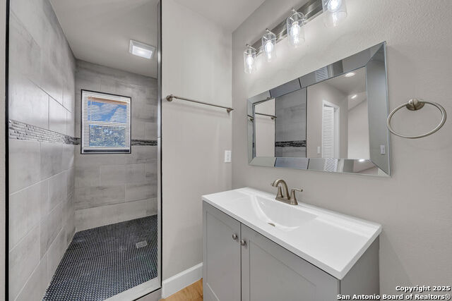 Image 22 of 31 For 8610 Timberbriar