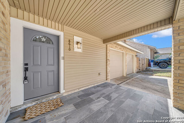 Image 3 of 31 For 8610 Timberbriar