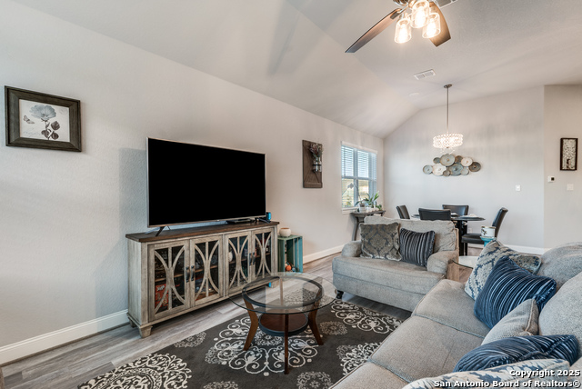 Listing photo id 9 for 101 Cheslyn  