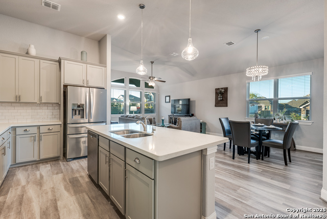 Listing photo id 0 for 101 Cheslyn  