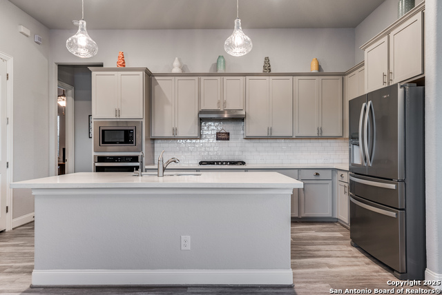 Listing photo id 1 for 101 Cheslyn  