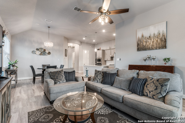 Listing photo id 5 for 101 Cheslyn  