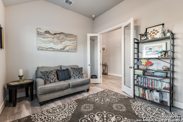 Listing photo id 6 for 101 Cheslyn  