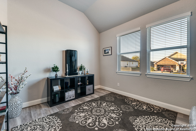 Listing photo id 7 for 101 Cheslyn  