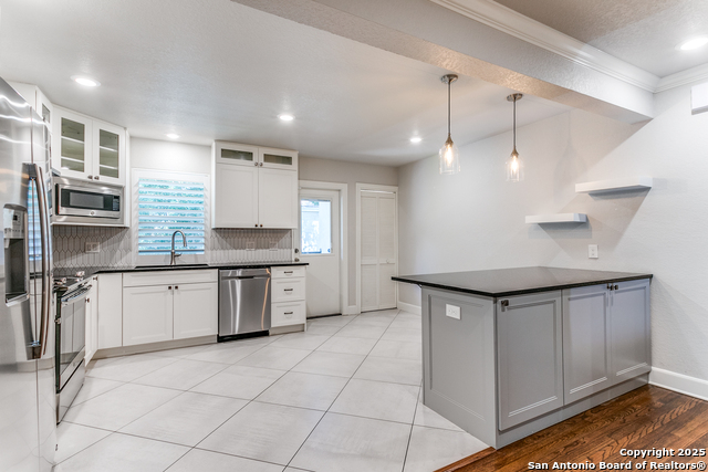 Image 10 of 25 For 488 Olmos  2