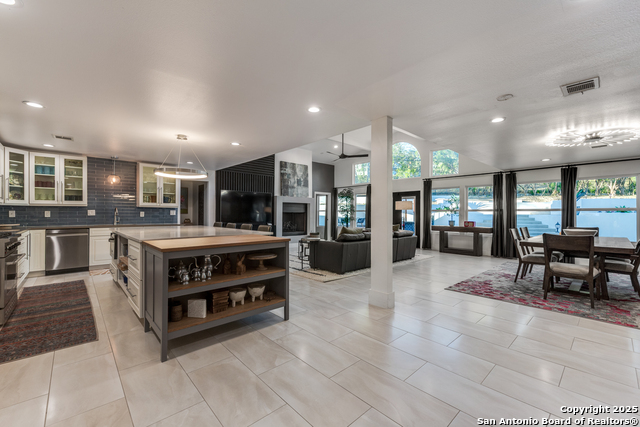 Image 13 of 46 For 311 Woodlake