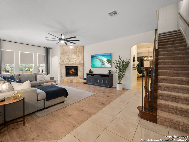 Image 11 of 54 For 918 Olivia View