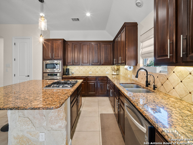 Image 18 of 54 For 918 Olivia View