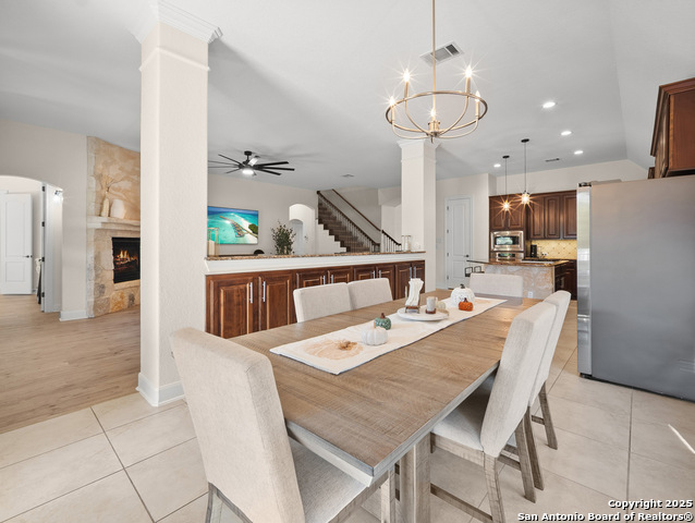 Image 20 of 54 For 918 Olivia View