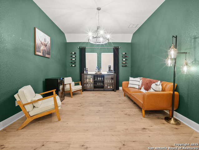 Image 25 of 54 For 918 Olivia View