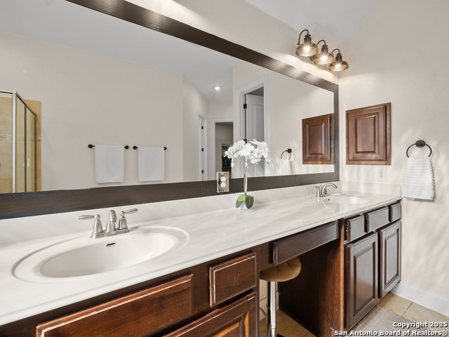 Image 32 of 54 For 918 Olivia View