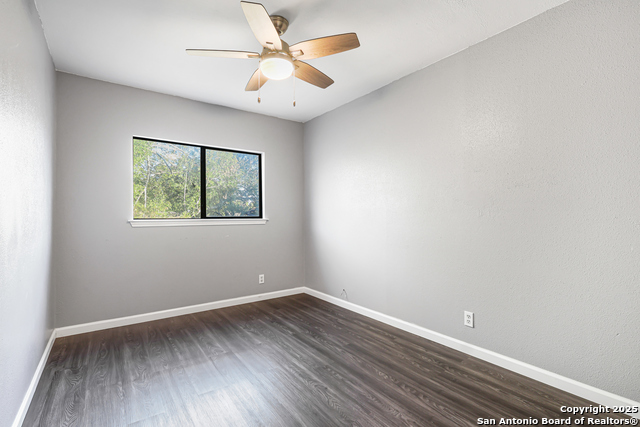 Image 18 of 25 For 11222 Spring Crest