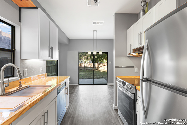 Image 8 of 25 For 11222 Spring Crest