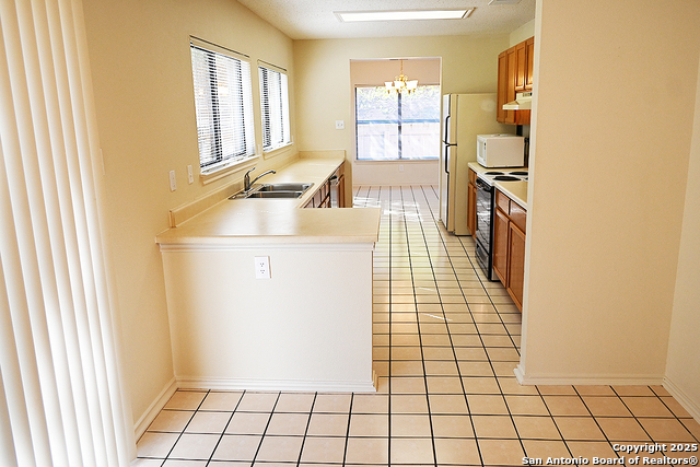 Listing photo id 14 for 16323 Walnut Creek Dr.