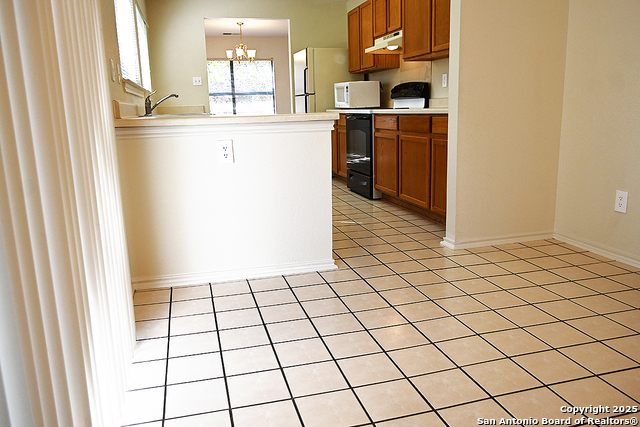 Listing photo id 15 for 16323 Walnut Creek Dr.