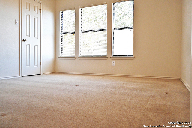 Listing photo id 21 for 16323 Walnut Creek Dr.