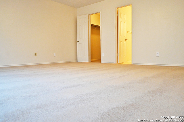 Listing photo id 24 for 16323 Walnut Creek Dr.