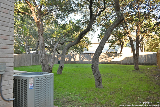 Listing photo id 1 for 16323 Walnut Creek Dr.