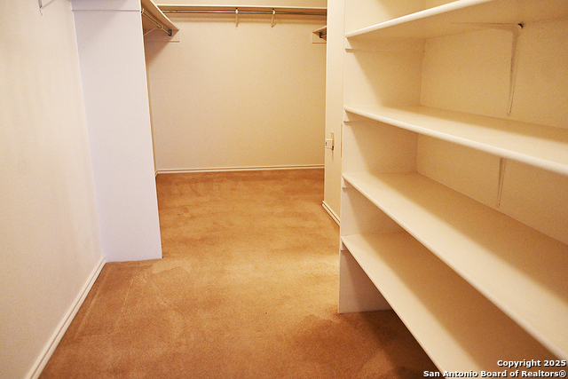 Listing photo id 31 for 16323 Walnut Creek Dr.