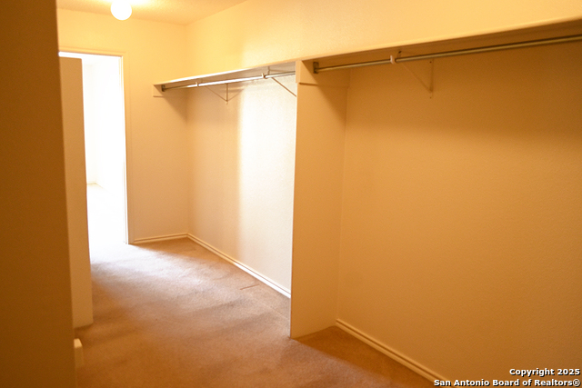 Listing photo id 33 for 16323 Walnut Creek Dr.