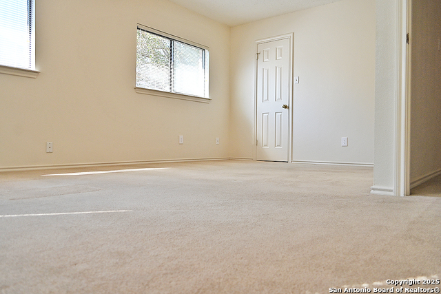 Listing photo id 37 for 16323 Walnut Creek Dr.