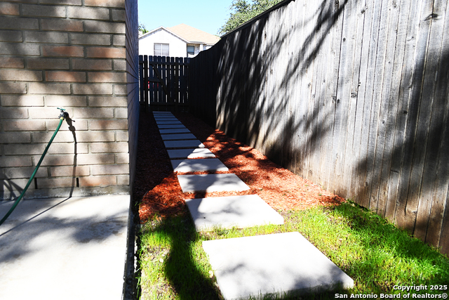 Listing photo id 47 for 16323 Walnut Creek Dr.