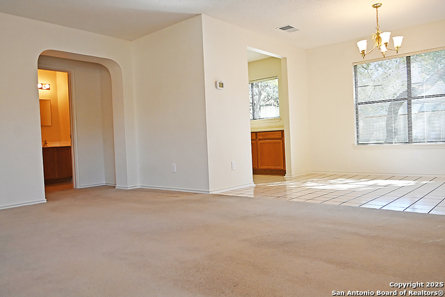 Listing photo id 3 for 16323 Walnut Creek Dr.