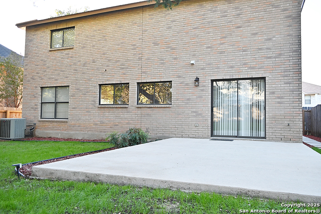 Listing photo id 60 for 16323 Walnut Creek Dr.