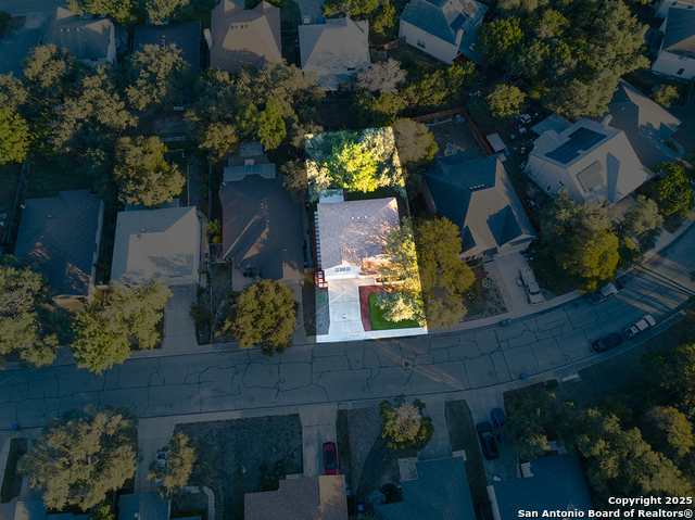 Listing photo id 72 for 16323 Walnut Creek Dr.