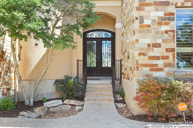 Listing photo id 9 for 927 Scenic Stroll