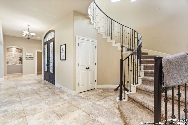 Listing photo id 11 for 927 Scenic Stroll