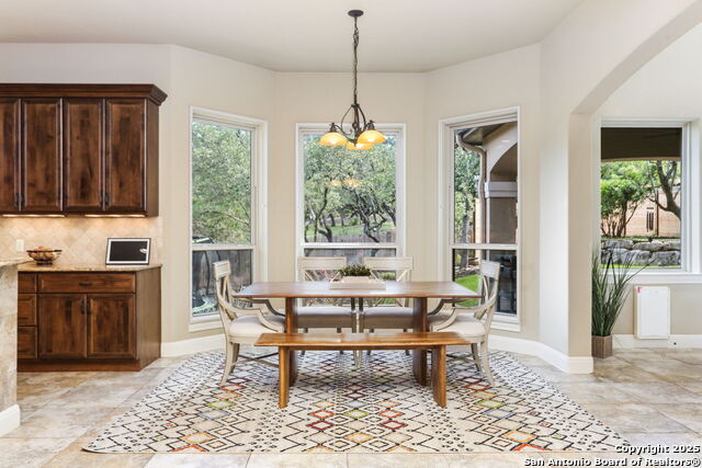 Listing photo id 16 for 927 Scenic Stroll