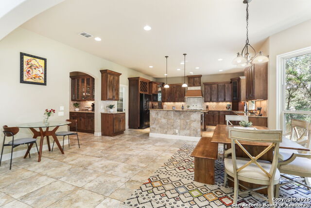 Listing photo id 17 for 927 Scenic Stroll