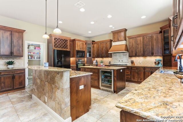 Listing photo id 18 for 927 Scenic Stroll