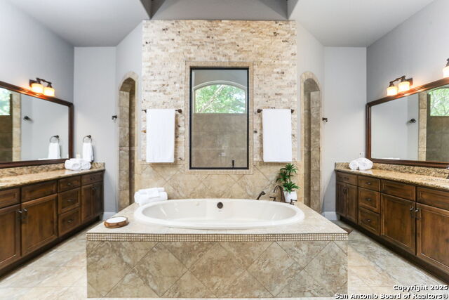 Listing photo id 26 for 927 Scenic Stroll