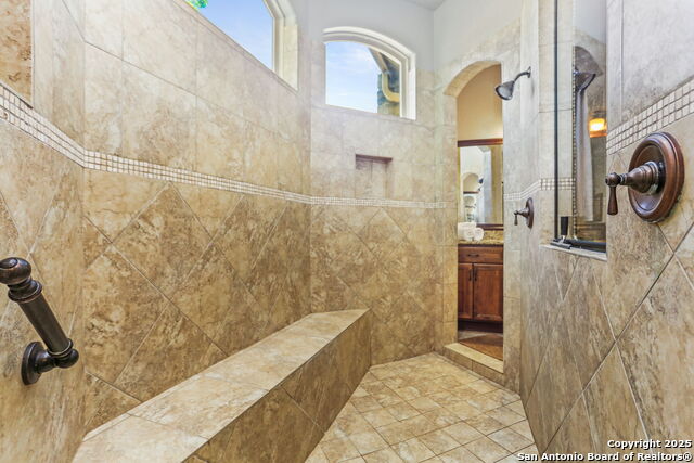 Listing photo id 28 for 927 Scenic Stroll