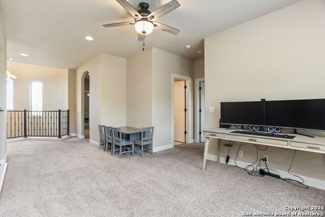 Listing photo id 33 for 927 Scenic Stroll