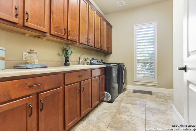 Listing photo id 47 for 927 Scenic Stroll