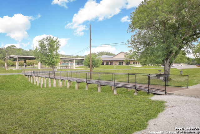 Listing photo id 58 for 927 Scenic Stroll