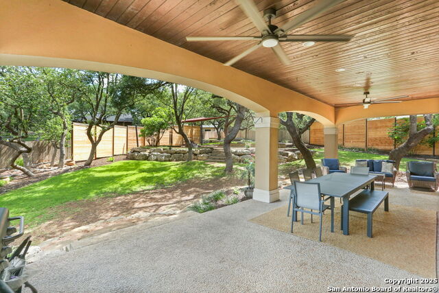 Listing photo id 6 for 927 Scenic Stroll